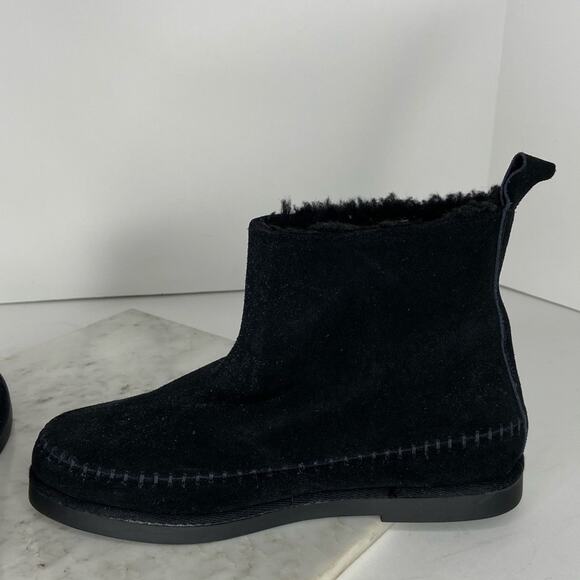 NEW Steve Madden Moccasin Boots Tommy Bootie Black Suede Shearling Lined 5 $110 - Picture 8 of 12
